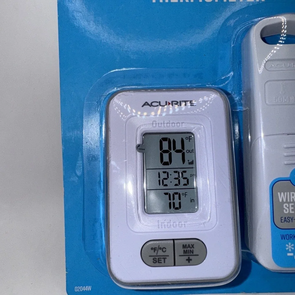 AcuRite Wireless Indoor Outdoor Digital Temperature Thermometer Clock & Memory